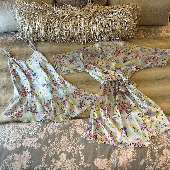 Vintage-Inspired Blue and Purple Chemise with Ruffled Details - Picture 1 of 13